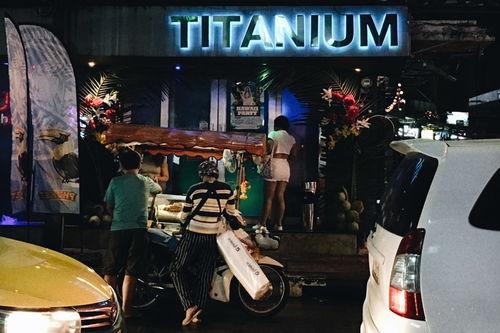 娱乐爆料霓虹灯是真的吗,真相揭秘,是真是假? 第2张 娱乐爆料霓虹灯是真的吗,真相揭秘,是真是假? 第2张